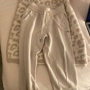 Perfect condition Lulu lemon scuba sweatpants